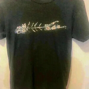 Men’s Carleton Long Fish Tee Shirt Size Small